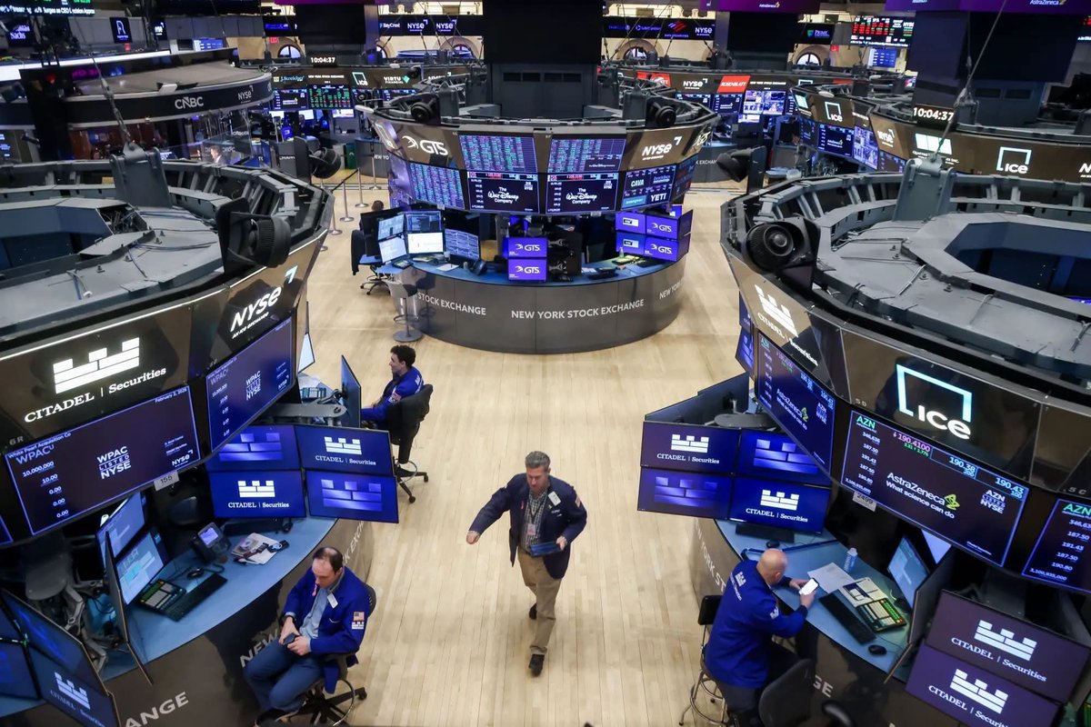 CryptoDailyD's tweet photo. Nasdaq plans to launch overnight stock trading from 9 p.m. to 4 a.m. ET starting December 6.

That would bring U.S. stock trading to nearly 23 hours a day, five days a week.

Traditional markets are moving closer to the always-on trading model crypto pioneered. https://t.co/rpvxTXSu50