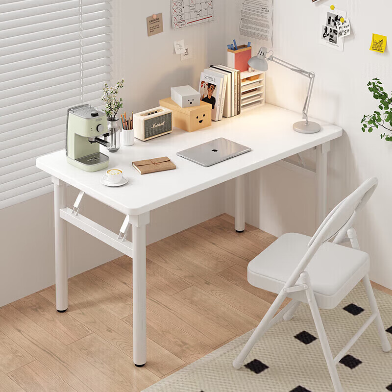 LeoBohland's tweet photo. This 5-min tidy-up of my desk instantly boosted my focus and mood—small changes make big workday wins  #DeskGoals #OfficeVibes https://t.co/irg9nJAREj