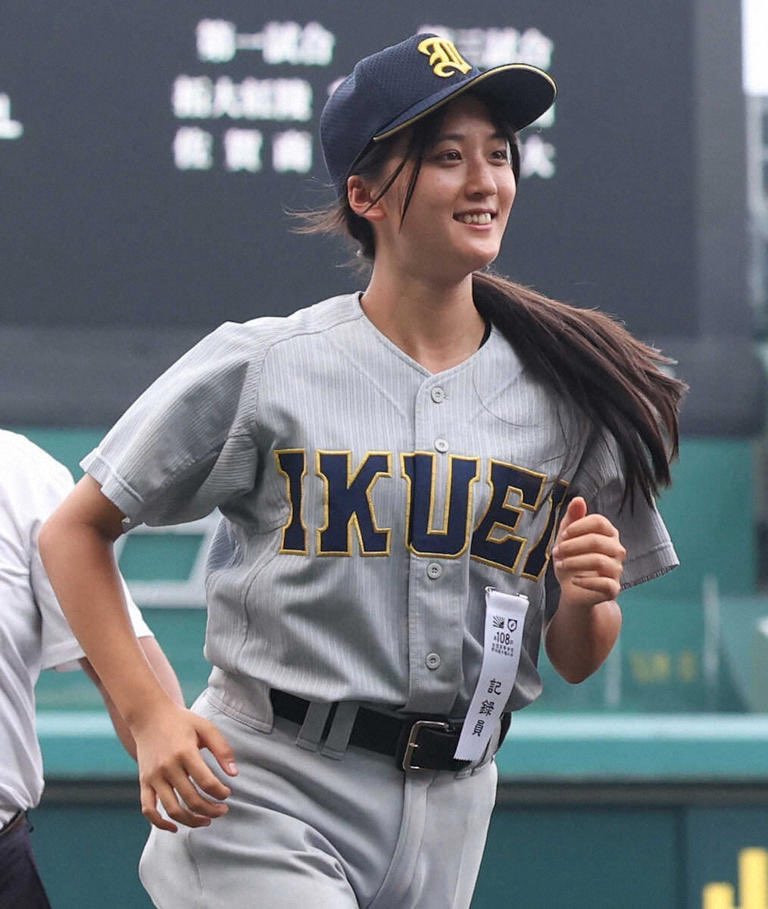 baseballotaku89's tweet photo. 【美人】
仙台育英のチアとマネージャーがアイドル並みに可愛いと話題に

日に日に仙台育英を応援する野球ファンが急増してる模様 https://t.co/AuoU90syrh
