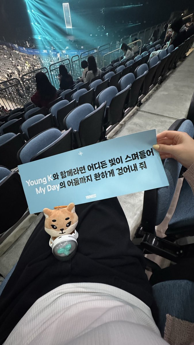lungk1219's tweet photo. 영기스트 후기 남깁니다…
일단 생각했던 것보다 인스파이어 내부는 더더욱 좋더군요… 무엇보다 여름에 실내에서 대기할 수 있었던 게 너무 좋았듬.. 화장실도 엄청 많고 쾌적하고 최고였슴!! 공연장 들어가서도 너무 시원하고 쾌적해서 쥬았어요.. 엄청 뛰었는데도 땀이 막 주륵주륵나지 않을 정도! https://t.co/EMAj3wBc4s