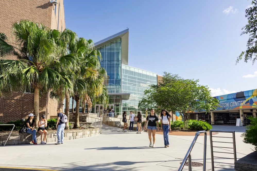 LeeVandorn's tweet photo. 🎉 Florida has been named the No. 1 state for higher education for the 10th year in a row, and UCF is proud to help lead the way. Check out this article to learn more! Charge On! https://t.co/zhsdHG5r5m