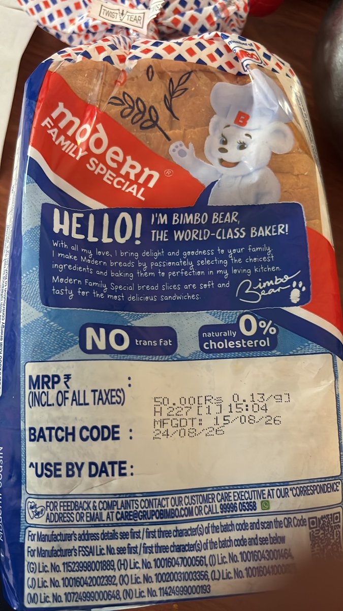 kyasaswi's tweet photo. @SMARTBazaarIn selling double standards pricing for bread packet charging extra Rs11.10 paise on MRP that’s how you make money and loot customers it’s very bad practice @nch1915 please look into it and I have raised a complained in your portal https://t.co/TJJQy3Eo9P