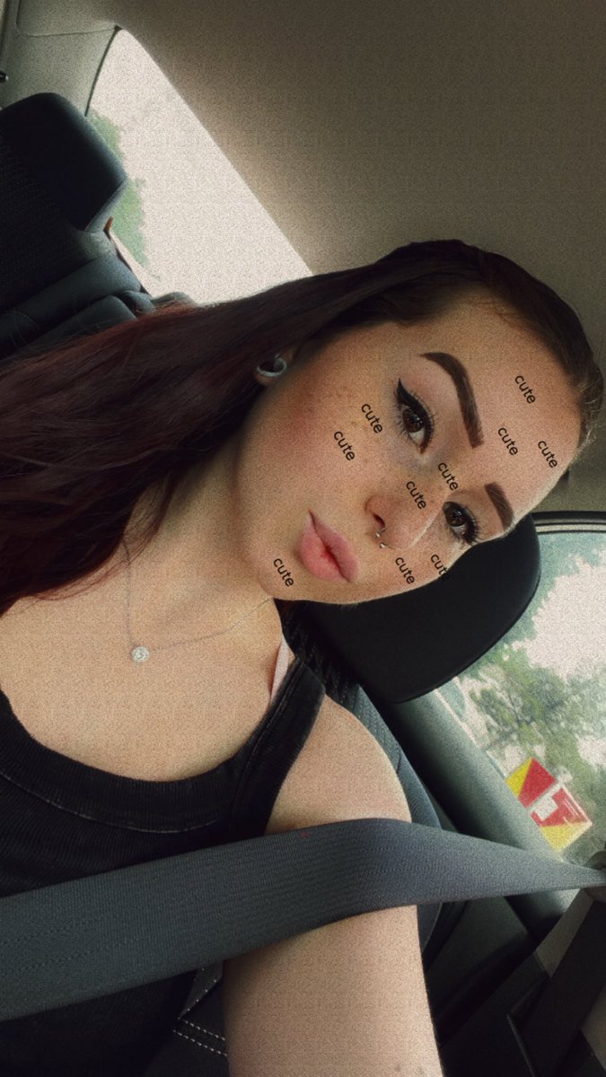 Little_Boo1's tweet photo. Whenever I do stuff with my hair/do my makeup I always feel so much more like myself 🤍 https://t.co/LGdcEeD8xZ