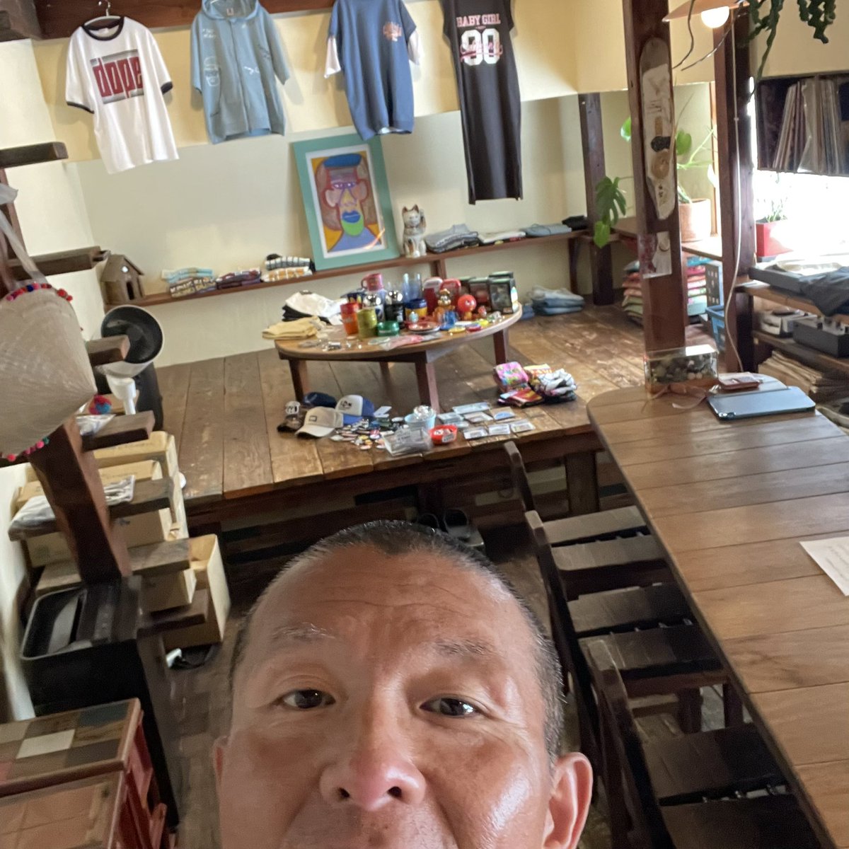 RewardStore's tweet photo. おはようございます。
オープンしてます。

本日もフラッとどうぞ♬
玉造ですよー

21:00まで。

宅配・通販・間借り雑貨屋・コラボ営業などお気軽にお声掛けくださいね☆ https://t.co/cAtFMo43pT