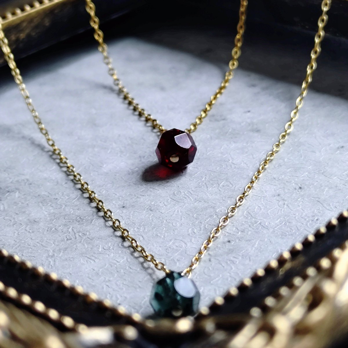 maru_accessory_'s tweet photo. ＼販売開始🎉／

暗い色味の一粒ネックレス

【minne】
https://t.co/bfTWYtLw1C

【Creema】
https://t.co/nhw05Bn5Lg

#ハンドメイド好きさんと繋がりたい
#どこかの誰かに刺さればそれで良い https://t.co/D4ZOwAh4wZ