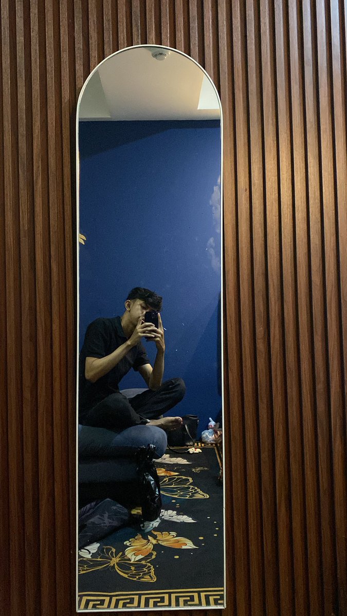 sixT0X's tweet photo. udah di tahap pengen pacaran banget😔 https://t.co/32J2glZbev
