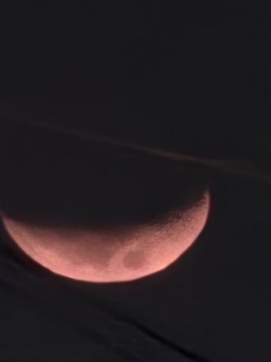 LilianaAdSa's tweet photo. Luna roja en Lima 🫣 https://t.co/pg1PKyDnyN