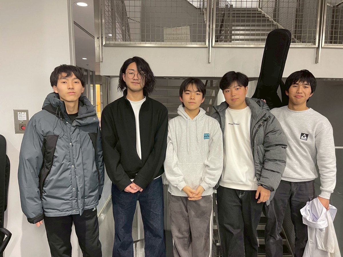 rockinon_fes's tweet photo. 【ROCK IN JAPAN FES. 2026】
全国高校生アマチュアバンド選手権「TEENS ROCK 2026 GP FINAL IN HITACHINAKA」。
全国16か所で行われた地区大会の各優勝バンドが決勝大会に臨み、優勝アーティストが決定しました！

9/21(月・祝)のオープニングアクトとして、「ペタ」が出演します。

PARK STAGEに11:20～出演です🎸

#RIJF2026 #ロッキン