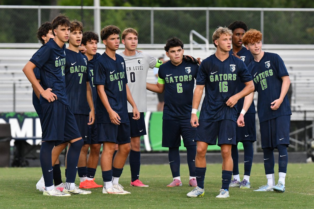 777Lambster's tweet photo. @G_L_MSOCCER @G_L_ATHLETICS @GreenLevelHigh https://t.co/k8E7aBVEpD