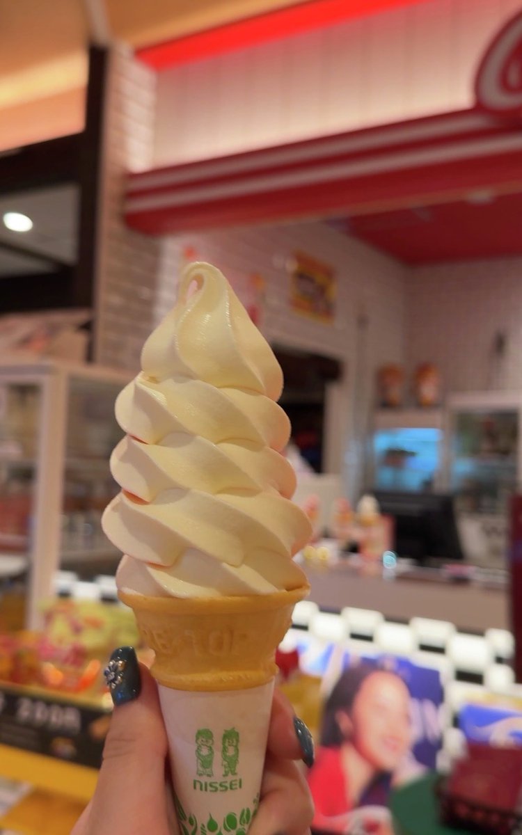 urbanquar's tweet photo. 🍦 ━━ 湯上がりどっち派？ ━━ 🍦

冷え冷えソフトクリーム 🍦
➔ いいね❤️

シャリシャリかき氷🍧
➔ リポスト🔁

水風呂の後のアイス、飛ぶ美味しさだよね 🤤🩵 https://t.co/ehdZSg35hW