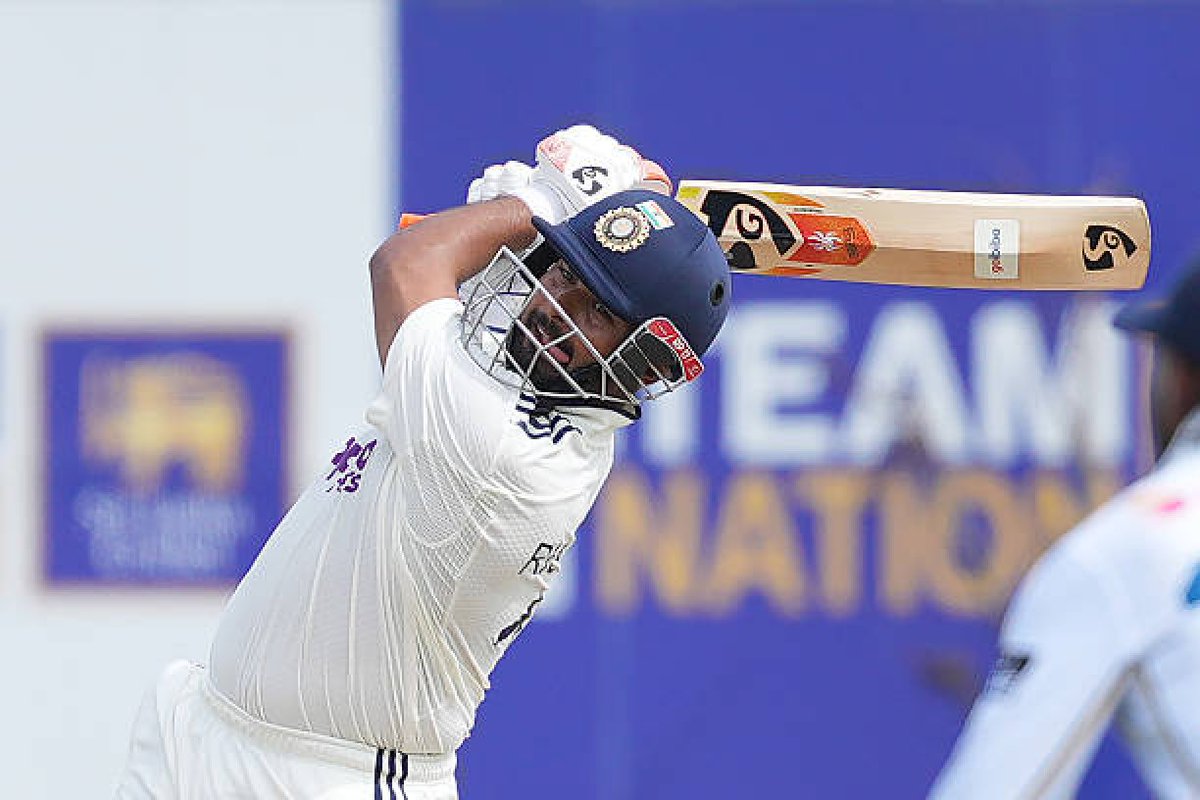 Shebas_10dulkar's tweet photo. Most Sixes in TEST format 

138 - Ben Stokes 
107 - Brendon McCullum 
100 - Adam Gilchrist 
  99 - Rishabh Pant*
  98 - Chris Gayle 
  98 - Tim Southee 
  97 - Jacques kallis 
  91 - Virender Sehwag

#INDvsSL https://t.co/RyW85Jpmbs