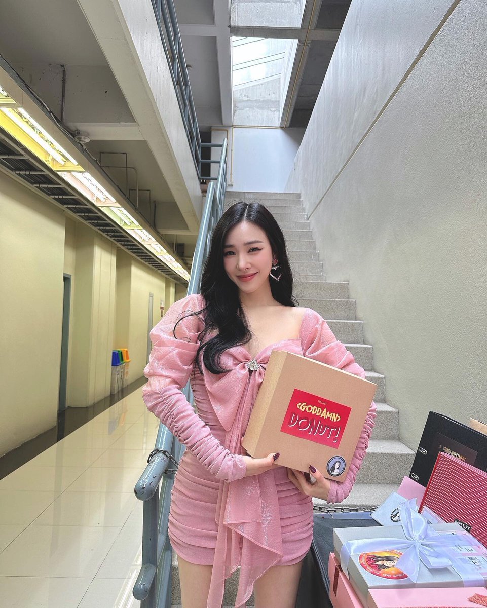 fxmiyoung_'s tweet photo. https://t.co/yn7d9qiuv4