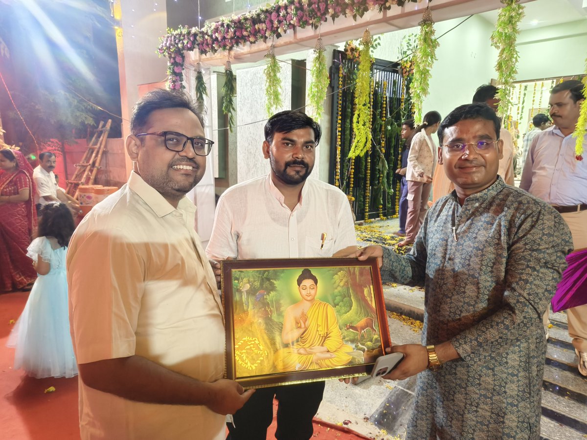 DeepakKumarJhs's tweet photo. हमारे शिक्षक साथी श्री मनीष चौधरी जी के गृह प्रवेश के अवसर पर भाई दीपचंद्र चौधरी जी के साथ जाकर बधाई दी। 
@DeepChandraJhs 
@DeepCha42051590 https://t.co/8451ci14Nc