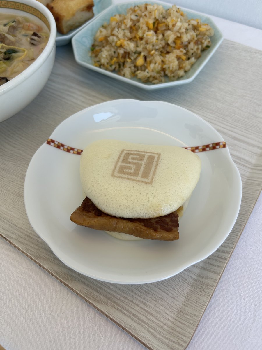 chunichishogi's tweet photo. 王位戦第4局長崎対局の1日目の昼食です

藤井聡太王位が中華料理四海楼の「長崎ちゃんぽん」に岩崎本舗の「長崎角煮まんじゅう」を追加

伊藤匠二冠はふぐ問屋漁師めし中﨑の「長崎福勝うどん御膳」に杉永蒲鉾・喜味冨の「長崎ハトシ」を選びました https://t.co/JQHTxtFe4t