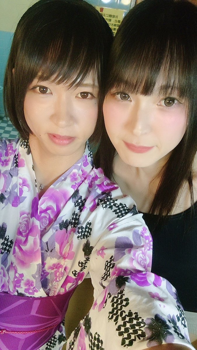 hAm___Hm's tweet photo. 東京での写真

みんな小顔すぎてわれの顔のデカさが際立つので
これから誰かと撮る時は遠近法をフル活用することをここに誓います🙋‍♀️

一緒に撮ってくれたみんなありがとね🤟 https://t.co/aYGzNKS33B