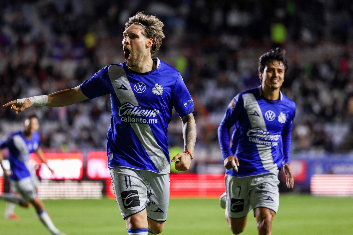 LigaBBVAMX's tweet photo. ⏱️ Medio tiempo con ventaja para La Franja
@Tuzos 1-2 @ClubPueblaMX 🦫🆚🎽
#LaLigaDeLaAfición✨ | #AP26 | #J4 | #PACPUE https://t.co/xJYS5BSOps