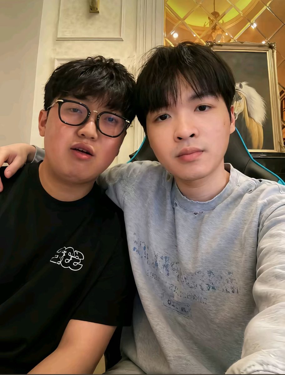 HYNB1314's tweet photo. 一直烦 串不串 https://t.co/QW2nYpGAfD