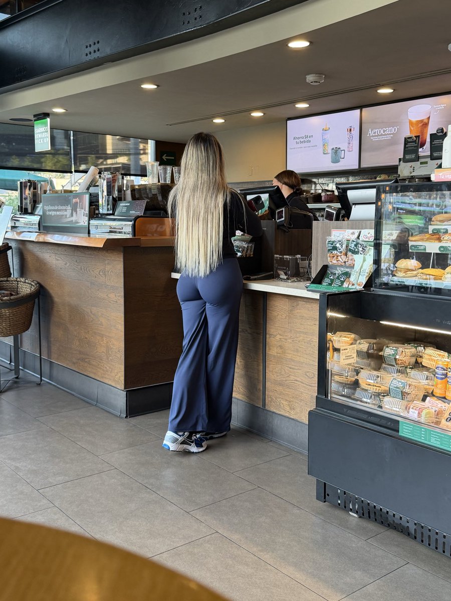 melissaa_v99's tweet photo. Someone always taking pics of me https://t.co/E2gSjfUqzb