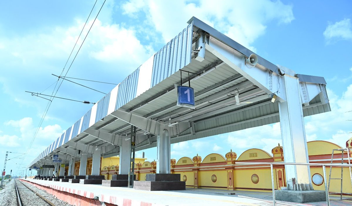 kishanreddybjp's tweet photo. 𝐒𝐫𝐢 𝐁𝐚𝐥𝐚 𝐁𝐫𝐚𝐡𝐦𝐞𝐬𝐰𝐚𝐫𝐚 𝐉𝐨𝐠𝐮𝐥𝐚𝐦𝐛𝐚 𝐑𝐚𝐢𝐥𝐰𝐚𝐲 𝐒𝐭𝐚𝐭𝐢𝐨𝐧

𝐏𝐫𝐨𝐣𝐞𝐜𝐭 𝐂𝐨𝐬𝐭: ₹𝟔.𝟎𝟕 𝐜𝐫𝐨𝐫𝐞𝐬

𝐖𝐨𝐫𝐤 𝐒𝐭𝐚𝐭𝐮𝐬: 𝟏𝟎𝟎% 𝐜𝐨𝐦𝐩𝐥𝐞𝐭𝐞𝐝

The redevelopment of Sri Bala Brahmeswara Jogulamba Railway Station in the Hyderabad Division has been completed, bringing upgraded passenger infrastructure and improved facilities to the station.