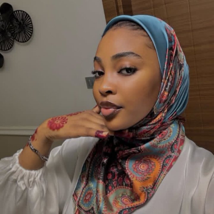 Mimer_Beauty_'s tweet photo. Wallahi I'm seriously in need of a husband even if he is poor😭😫💔 https://t.co/8CLFQTjgXX