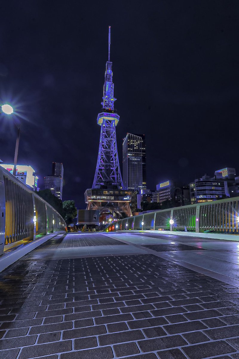yo_rito2011's tweet photo. 近くから撮る中部電力MIRAI TOWERの夜景

camera📸 : CANON EOS R50
location🗺️ : Nagoya
#名古屋 
#中部電力MIRAITOWER 
#nagoya https://t.co/qlYsS4V6OY
