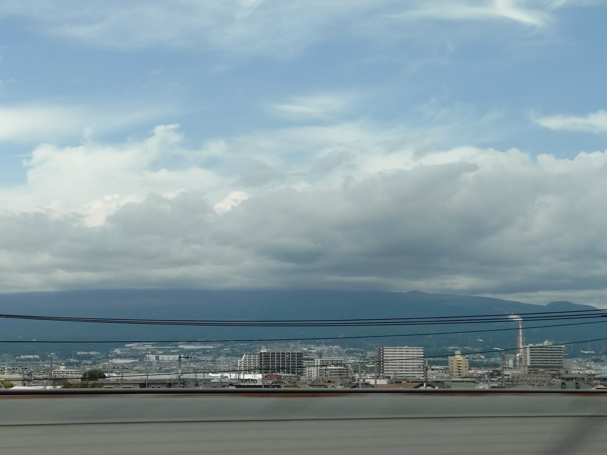 DatsuMania's tweet photo. 今日は雲の中っと…🗻 https://t.co/4TMYUgiiZk