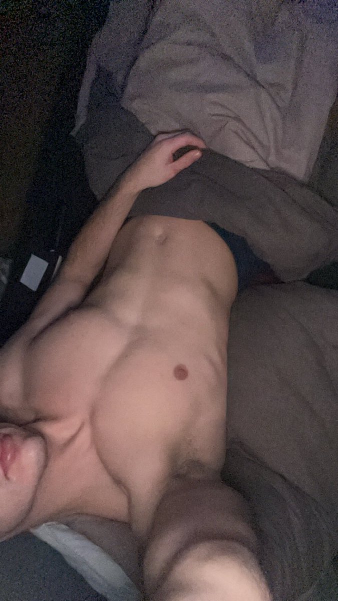 Angel14sw's tweet photo. Busco sugar que me atienda 🔥

#العراق #boys #hot https://t.co/ahWa4th7Rh