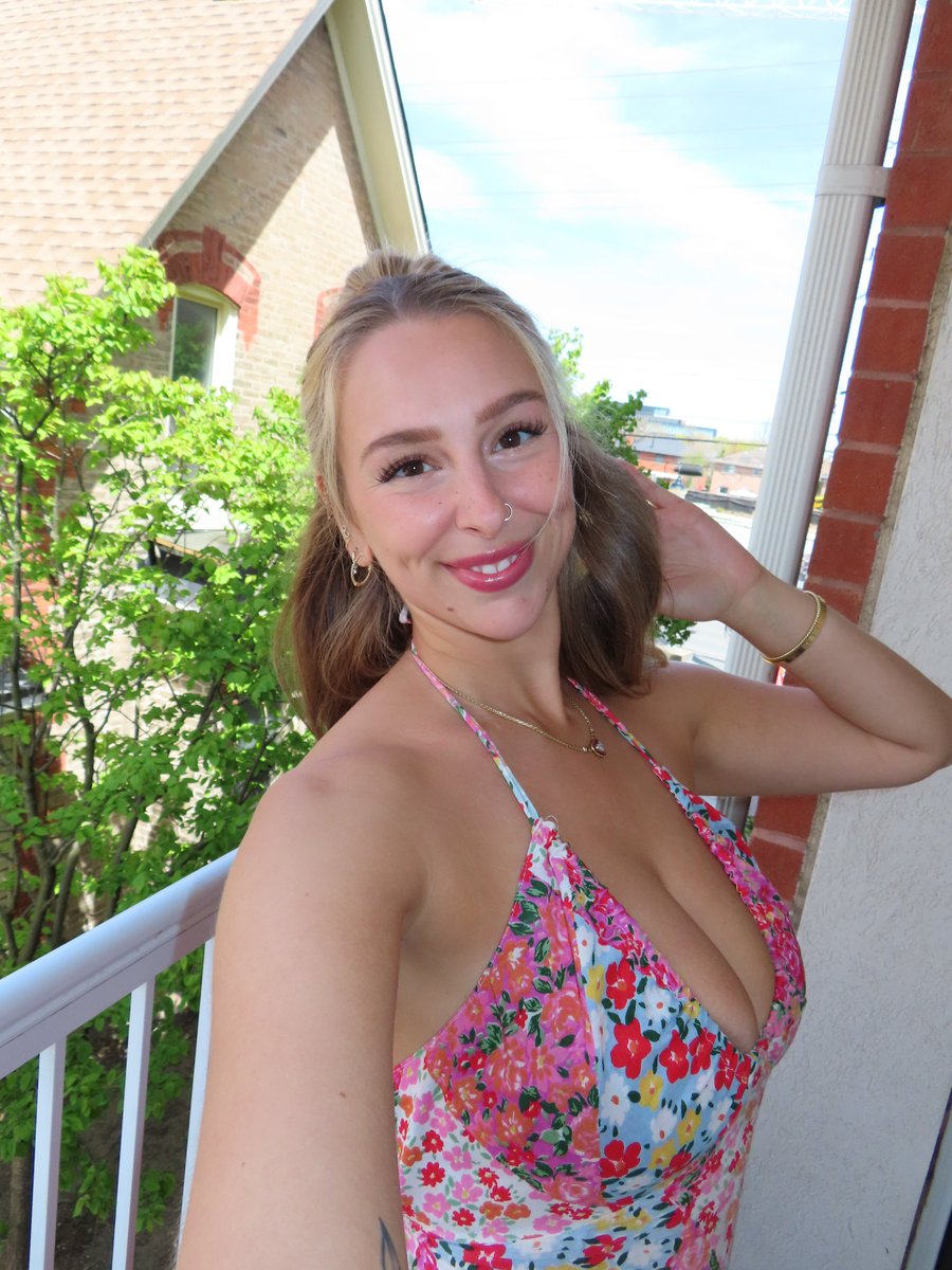 haileywingitxo's tweet photo. do I look pretty or average? https://t.co/nsEnSpFJlK