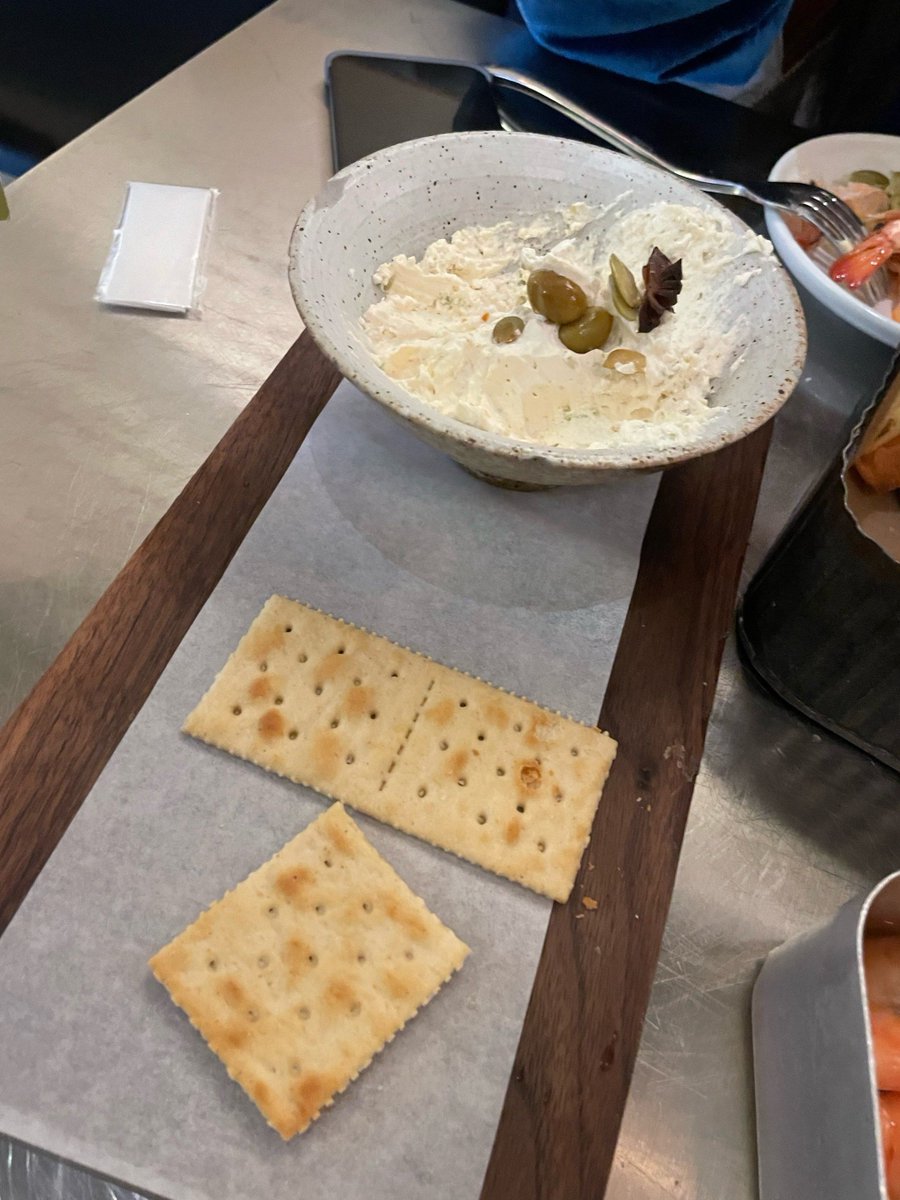 karlEnglund3's tweet photo. Just found the cheesiest rice crackers ever and had to share  Crunchy, savory, and gone in 2 bites – who’s grabbing a pack #SnackTimeVibes https://t.co/ctN5QmI4S7