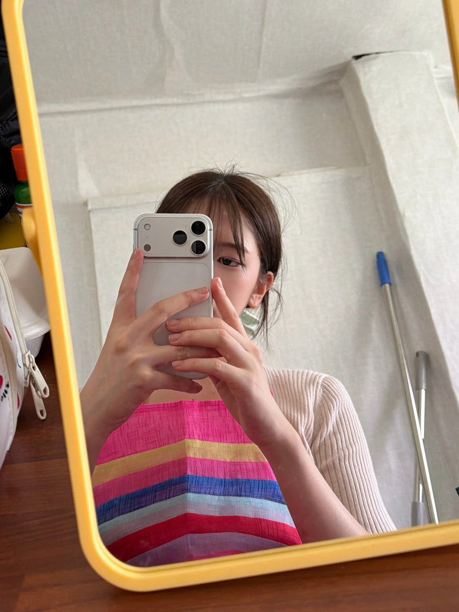 Yujine0901's tweet photo. 팬들은 완벽한 무대를 원하는 것이 아닙니다. 우리가 가장 바라는 것은 안유진의 편안한 회복입니다.

YUJIN HEALTH COMES FIRST
#STARSHIP_DESERVES_ALL_MALICE
#스타쉽_중시_유진이_건강을 https://t.co/e6tBOsCqAE