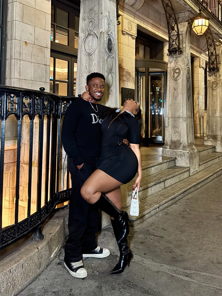 Oscarkhomotsoh's tweet photo. I love that they're still dating in marriage 🙌 https://t.co/rbl5kTM8Jy