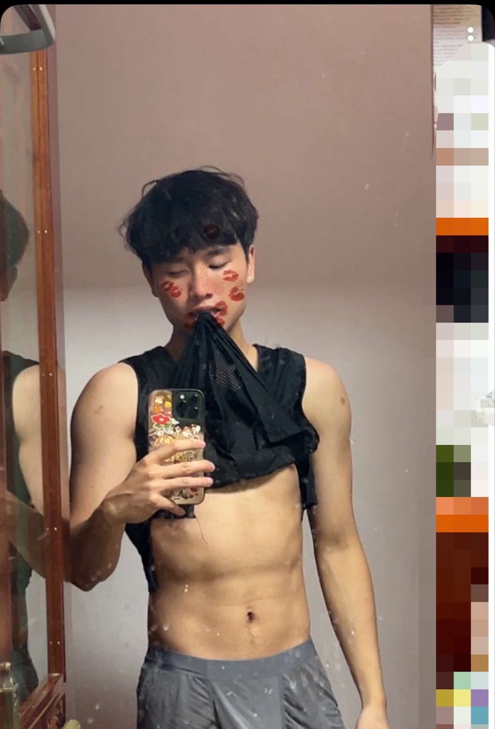FkboyXXX's tweet photo. 就这样反差 #体育生 #小狗 #腹肌 #薄肌 #广州 https://t.co/RLjAvwXCCu