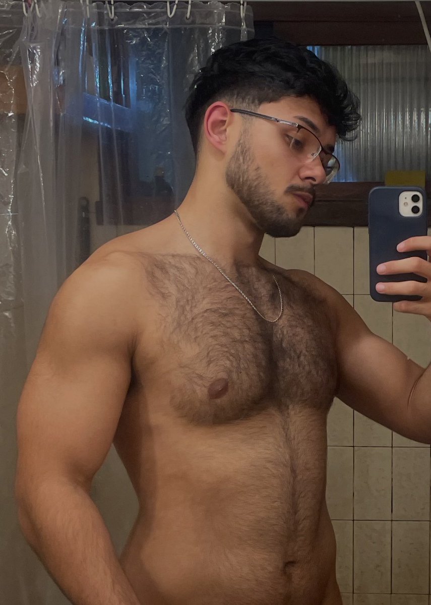 call_rexy's tweet photo. Talvez eu mantenha a barba mesmo https://t.co/YvGTl39zk9
