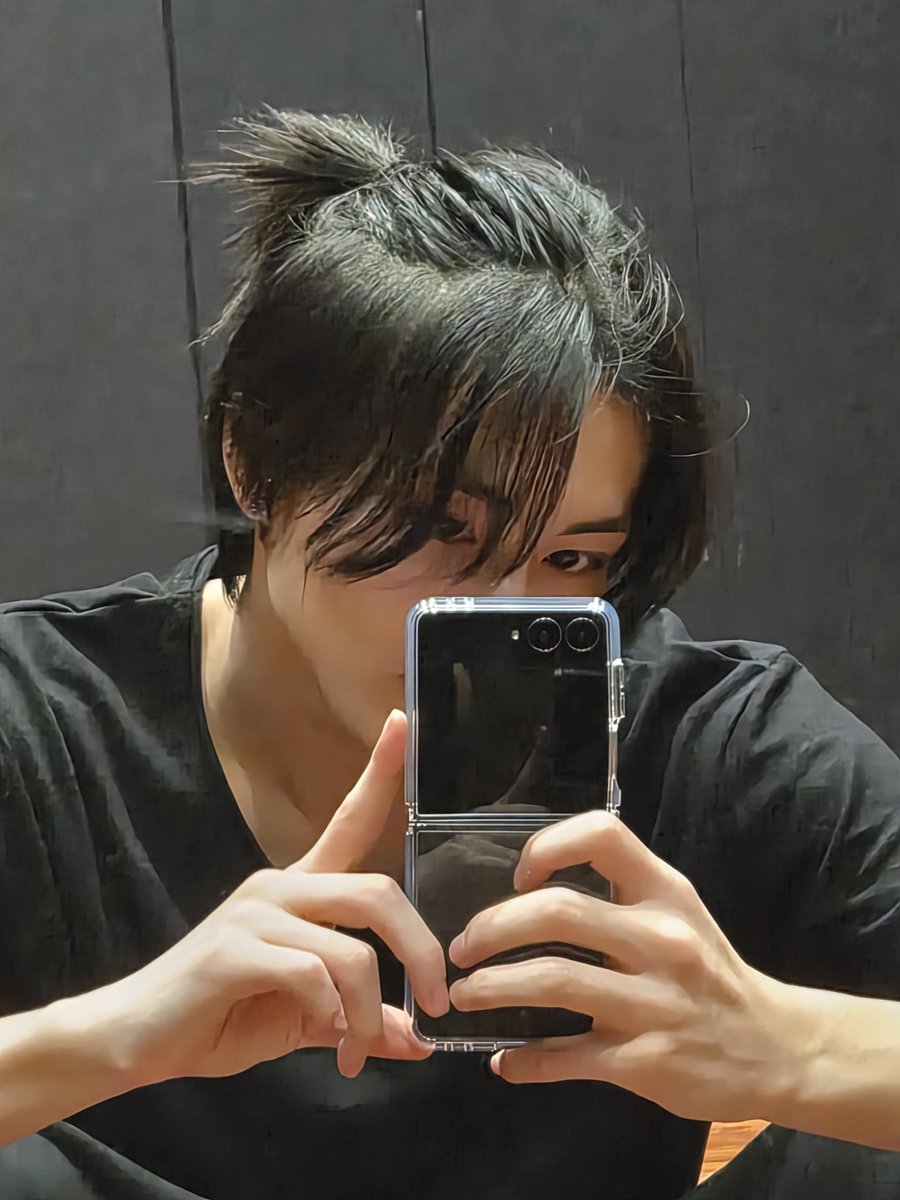 ohgawdjay's tweet photo. long-haired wonie 🤍 https://t.co/KruwXptPvo