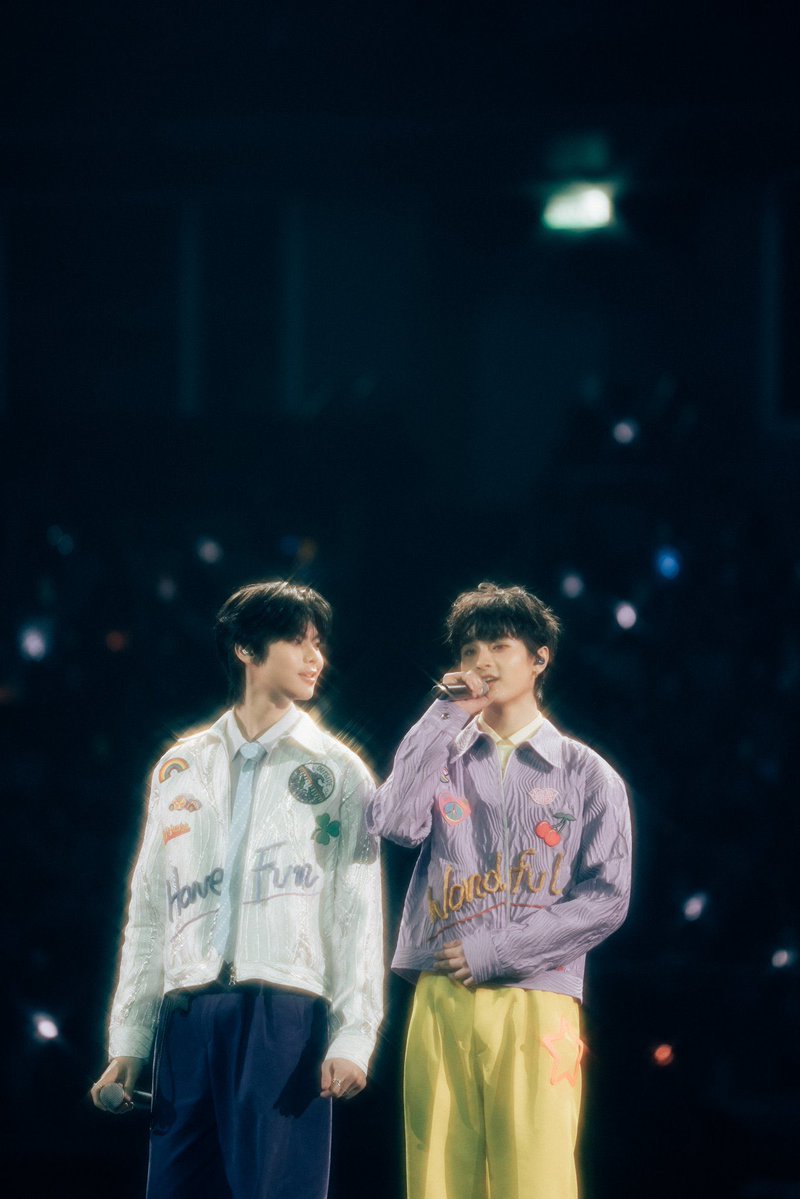 semufrep's tweet photo. ขอเก็บไว้หน่อยเป็น 2 รูปที่ดูน่ารัก อุ้งอิ้งหัวใจมากๆเลย ภูมิใจในตัวทั้งสองคนมากๆเลยเดินไปด้วยกันตลอดไปเลยน้าาา จั๋นจะคอยอยู่ดันหลังพวกแกเองง  🥹 🫳🏻#waavetnp #theewave https://t.co/UmRaGlMRtY