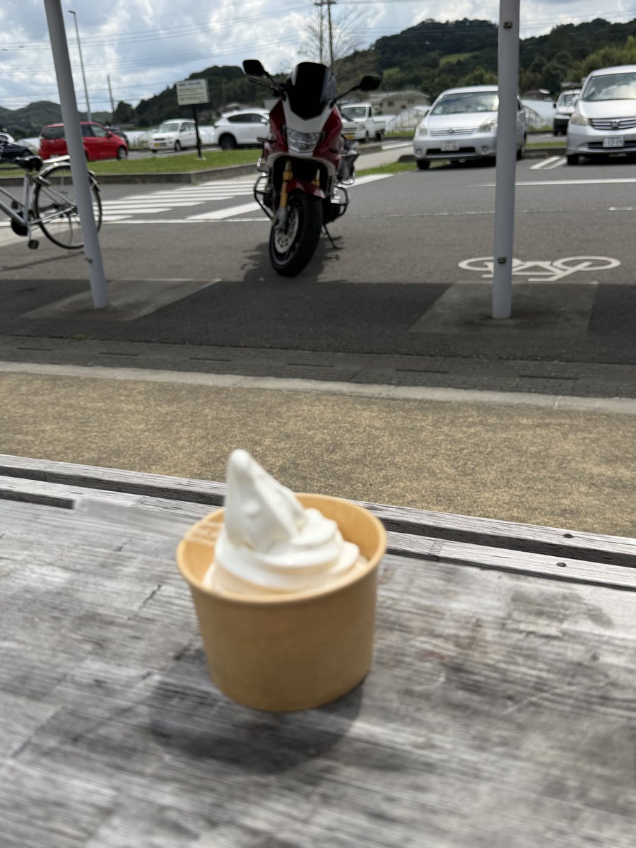 mameendo's tweet photo. ひまわり見てきました
道の駅益子てソフトも https://t.co/MpyCKeWlXV