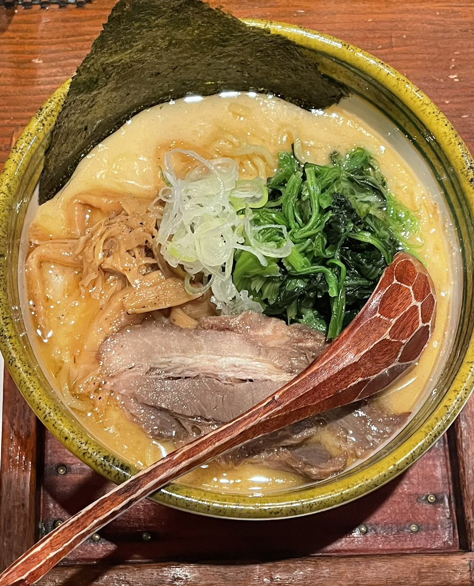 isimi38's tweet photo. @Mem_lys ありがとうございます🫶
先程、海鮮出汁ラーメンがお好きというツイートをお見かけしたので布教させてください🥹

神奈川県にある牡蠣ラーメンの「貝ガラ屋(右)」
東京都にある鯛塩ラーメンの
「吉祥寺 真風(左)」
ほんっとうに美味しいので
もし関東にお越しの際は是非食べてみてください✨ https://t.co/ZOXIe3nf3v