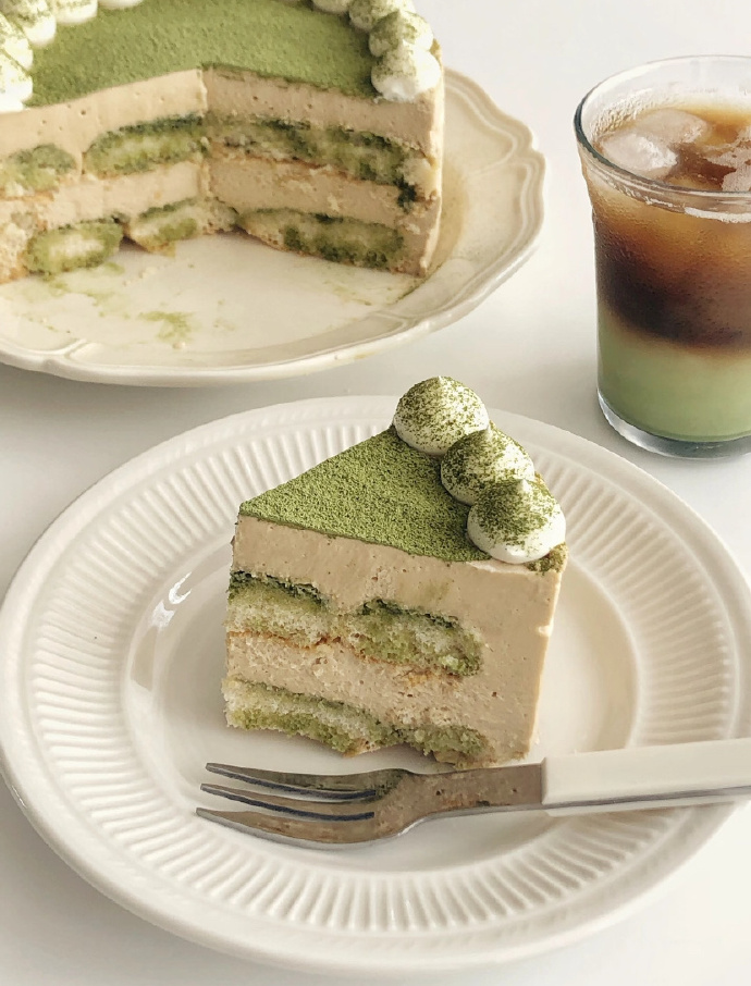 studiojiggly1's tweet photo. Just tried the new matcha tiramisu at the cozy café downtown—creamy matcha flavor hits perfectly, not too sweet, will definitely come back for more! https://t.co/2zUCCwVF35