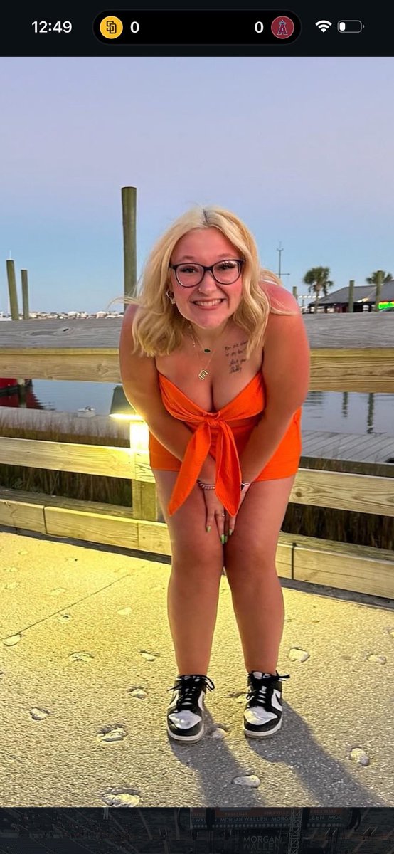 Lishornedup's tweet photo. Elaina, 20

send ur irls and ill send my gf back!! https://t.co/sO5o3fsHHX