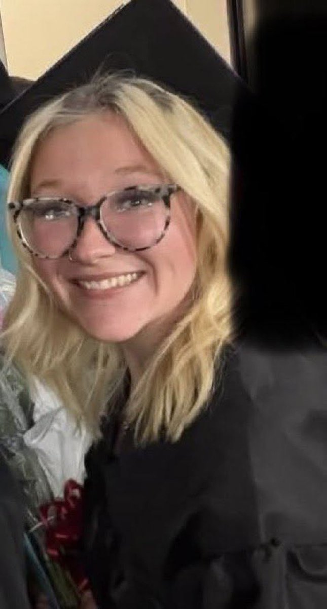 Lishornedup's tweet photo. Elaina, 20

send ur irls and ill send my gf back!! https://t.co/sO5o3fsHHX