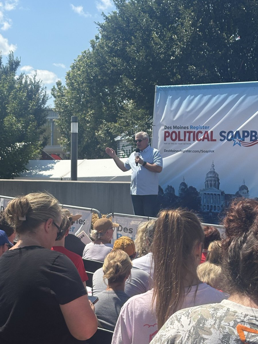 JacyWiese's tweet photo. Day ✋ of the Iowa State Fair

Got to host a meet &amp; greet for @ZachLahn 

Saw the future IA-04 congressman on the soapbox

Switched voters from Rob Sand to Zach Lahn

Each day makes it harder not to love the Iowa State Fair 🌽 🎡🎢🎟️ https://t.co/YLh4sywTZf