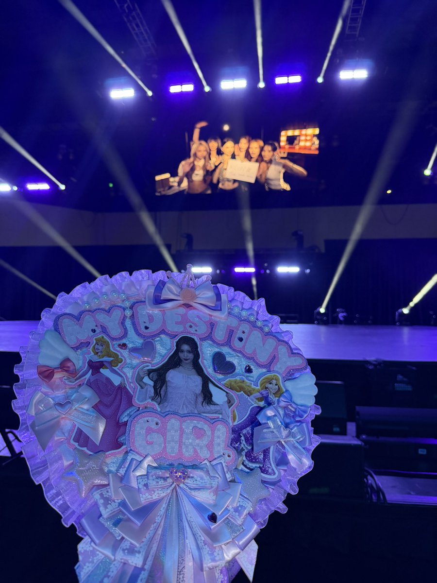 saebingsu's tweet photo. Wow... I can't believe KCON is already over... I don't ever want to leave 🥹 My KCON with Saebi and izna was totally magical and unforgettable. I could never ask for a better group to support than my girls. I 'll always come to KCON as long as I get to see izna! #KCON_NeverForget https://t.co/44QiiqB6oe