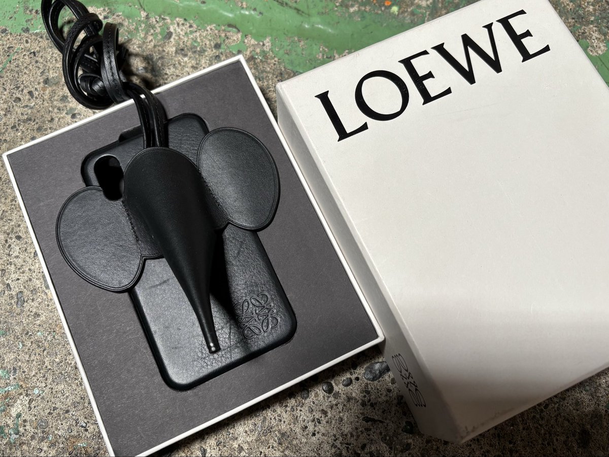 brand_kobutu's tweet photo. 今日の出品…
ロエベ スマホケース
#LOEWE
#携帯ケース https://t.co/nFmteaIGA5