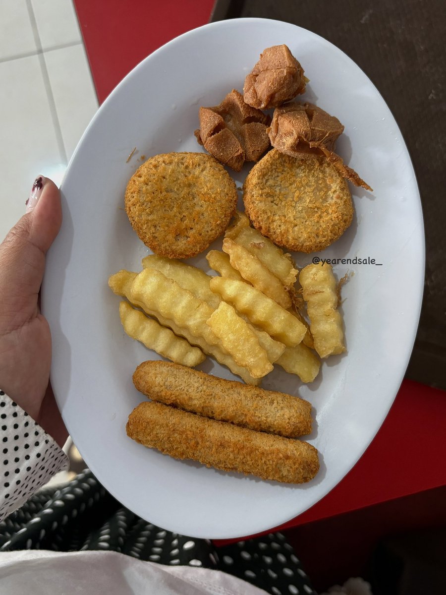 yearendsale_'s tweet photo. mix platter ter worth it punya rocket chicken cuma 11rb, dapetnya banyak dan real pict😭👍 https://t.co/RUYnEhUcXq