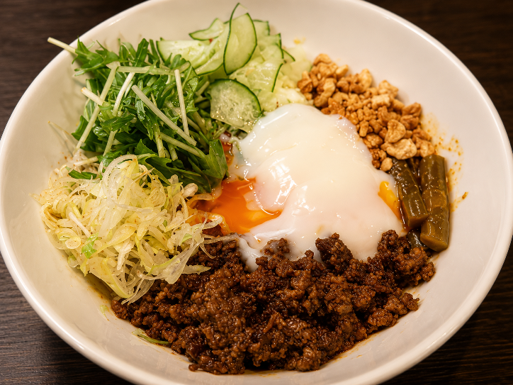 UAD_BIM's tweet photo. お盆休み明け最初のランチは、事務所近く新潟市中央区米山の「麺処 担熊」の新メニュー・ビャンビャン麺。
麺幅約4cm、これは美味い♪ 新潟にまた新しいブームの予感😊
午後は今週末のGRAPHISOFT主催BIM Managerイベントに向けて準備です。 https://t.co/q47fvsw85X