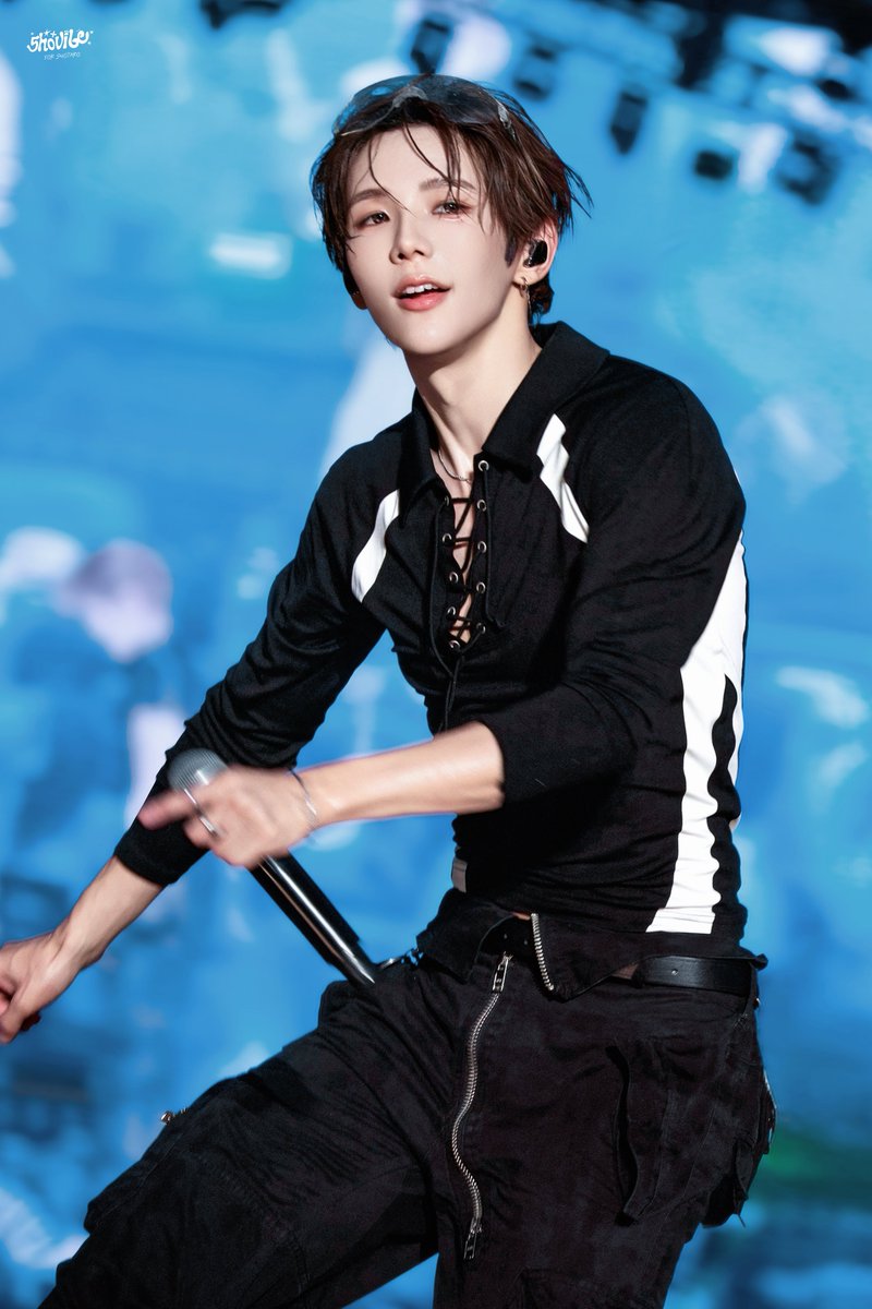 sho_vibe1125's tweet photo. 260815 흠뻑쇼

🩵💙🤍

#RIIZE #라이즈
#SHOTARO #쇼타로 #ショウタロウ https://t.co/IApUZOJIqI