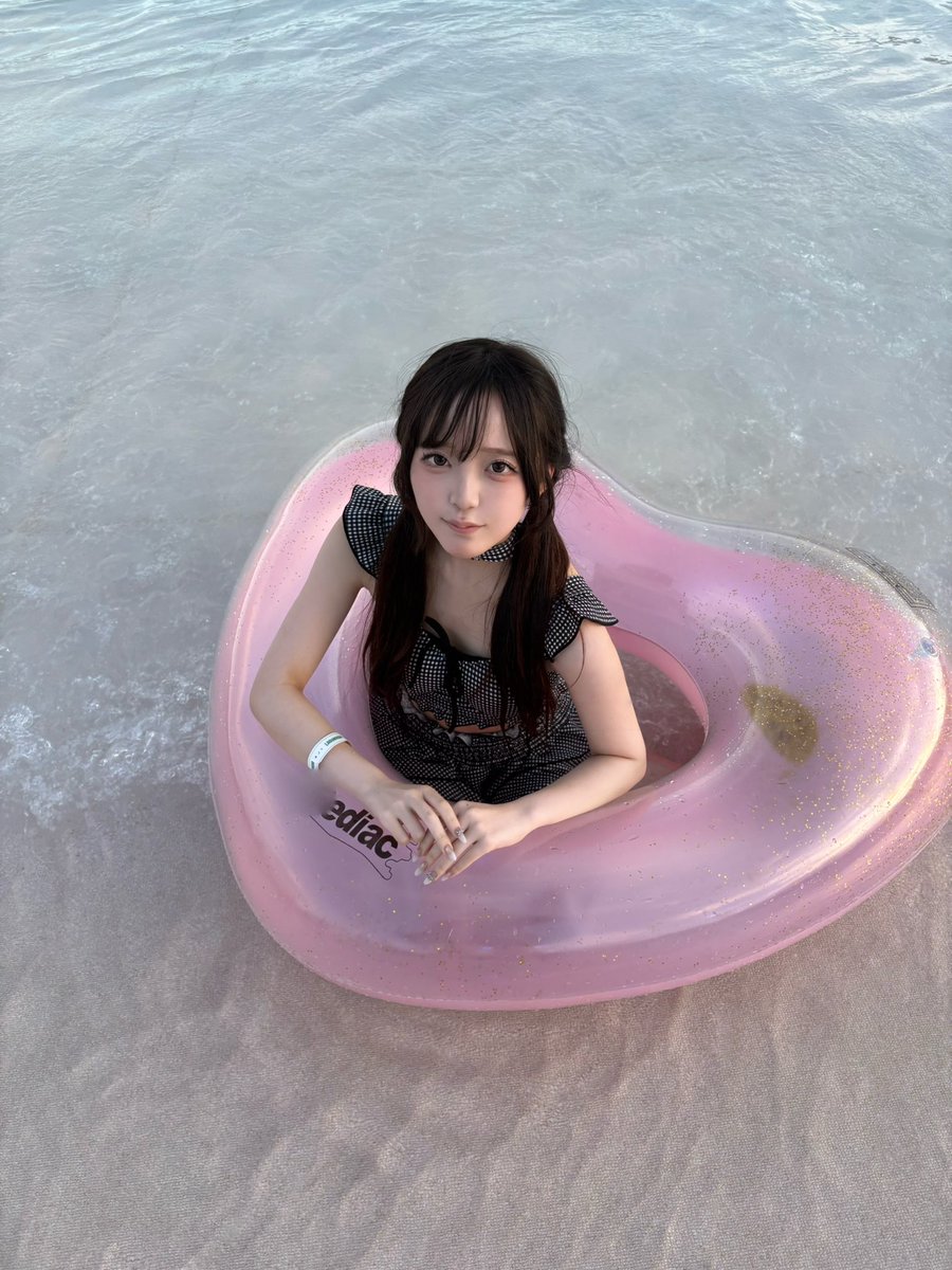 neiro_ron's tweet photo. ぷーる🌊🌞🌴🌺✨ https://t.co/bHKRYJiLJ8