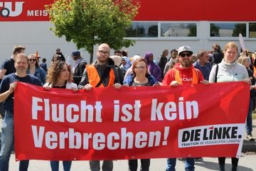 AngryTeddyBeard's tweet photo. Ausser natürlich du willst das sozialistische Arbeiterparadies verlassen https://t.co/d3elOij1kg