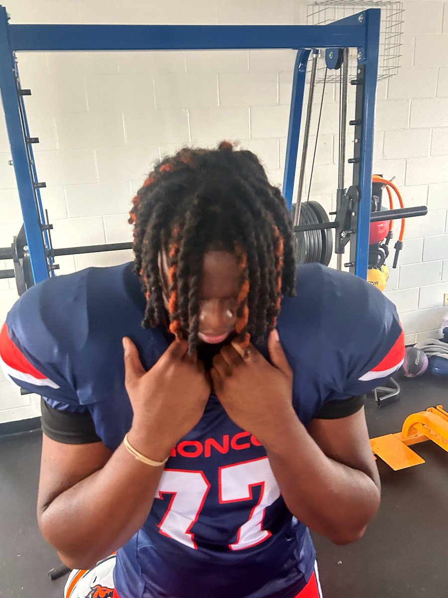 jlyon54's tweet photo. @CCCBroncos2026 Let’s Work #77 https://t.co/BKIv4i0uP3