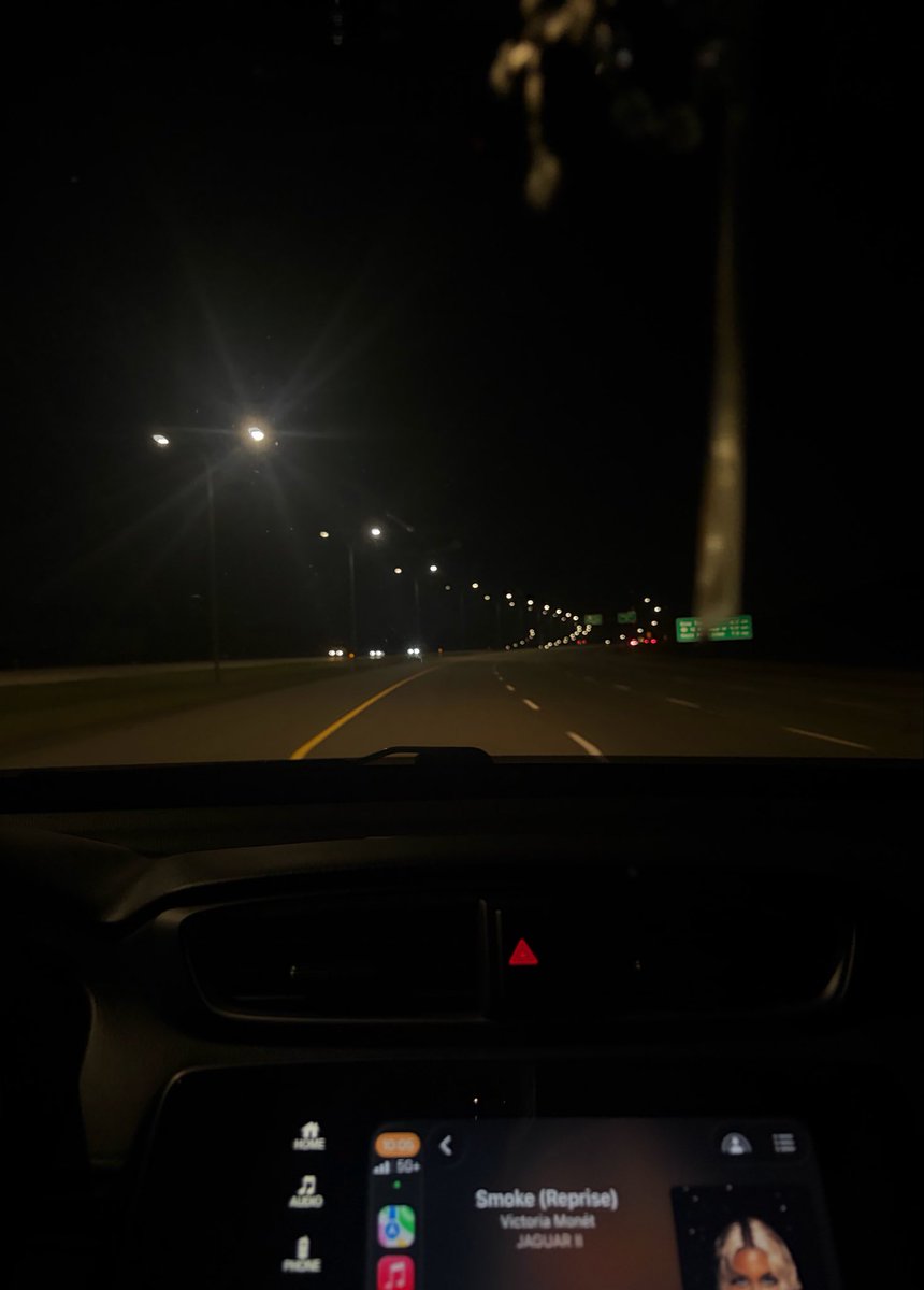 eezzee2's tweet photo. Late night highway drives with good music 🙂‍↕️ https://t.co/sTse9euuwx